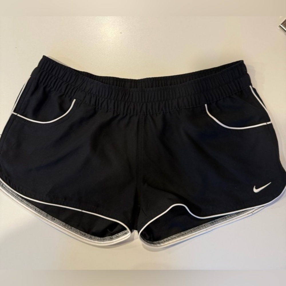 Nike NWOT Dri-FIT Running Shorts Black White Trim Size M 3” Inseam